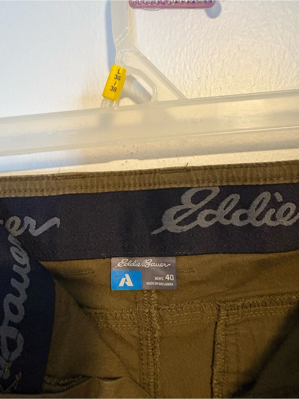 Eddie Bauer Men's Olive Brown Cargo Shorts - Picture 4 of 4